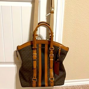 MICHAEL KORS BEDFORD TRAVEL STRIPE DOME TOTE BAG